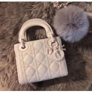 Dior ULTRAMATTE LADY DIOR-TAS M0505O white HV07337vN22