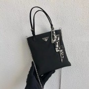 Prada Re-Edition nylon Tote bag 1NE618 black HV06708DI37